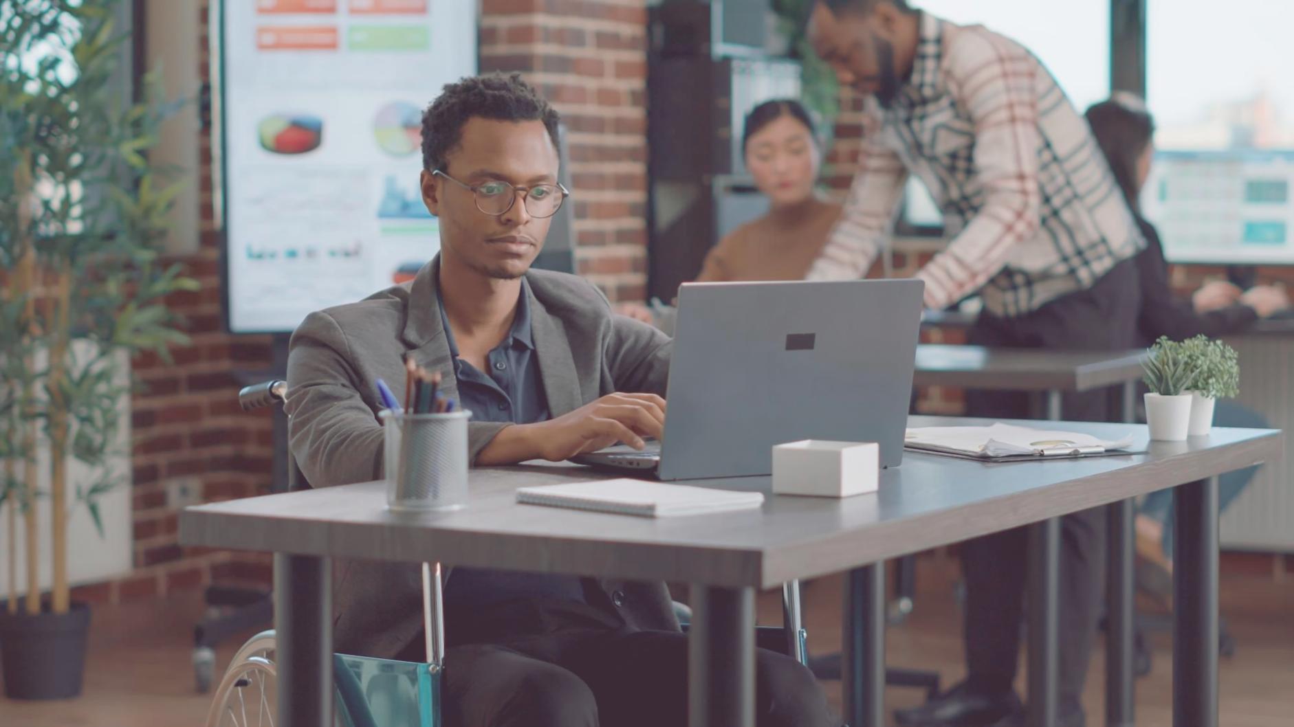 Analyse de données SEO sur écran d'ordinateur